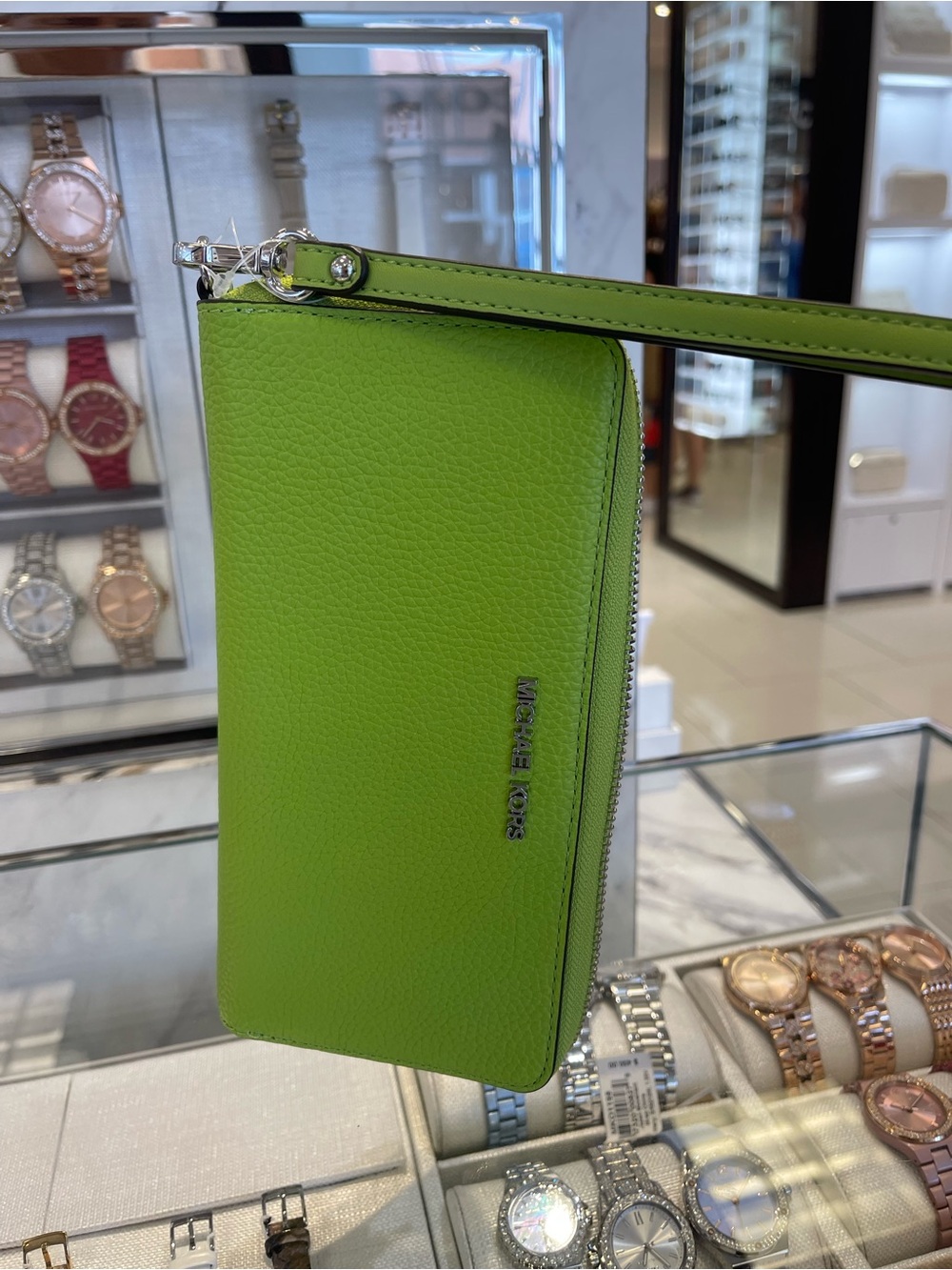 Michael Kors Lg Pebbled Leather Continental Wallet Wristlet Phone Holder 
Lime
N - Picture 10 of 16